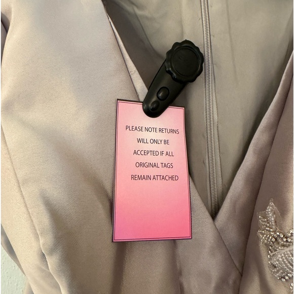 Terani Couture Flutter Satin Embroidered Gown Size 12 NWT - Picture 8 of 11